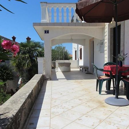 Apartments Eva Malinska Εξωτερικό φωτογραφία