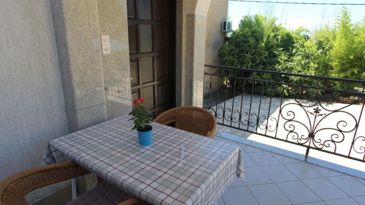 Apartments Eva Malinska Εξωτερικό φωτογραφία