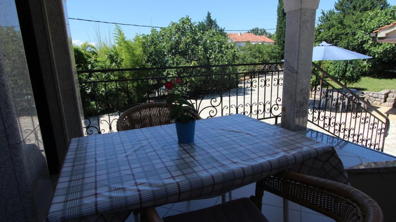 Apartments Eva Malinska Εξωτερικό φωτογραφία