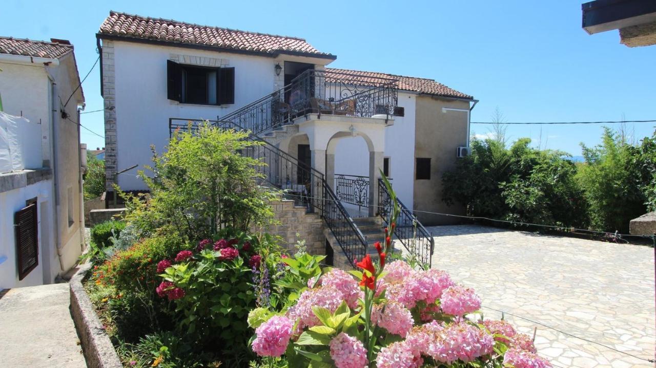 Apartments Eva Malinska Εξωτερικό φωτογραφία