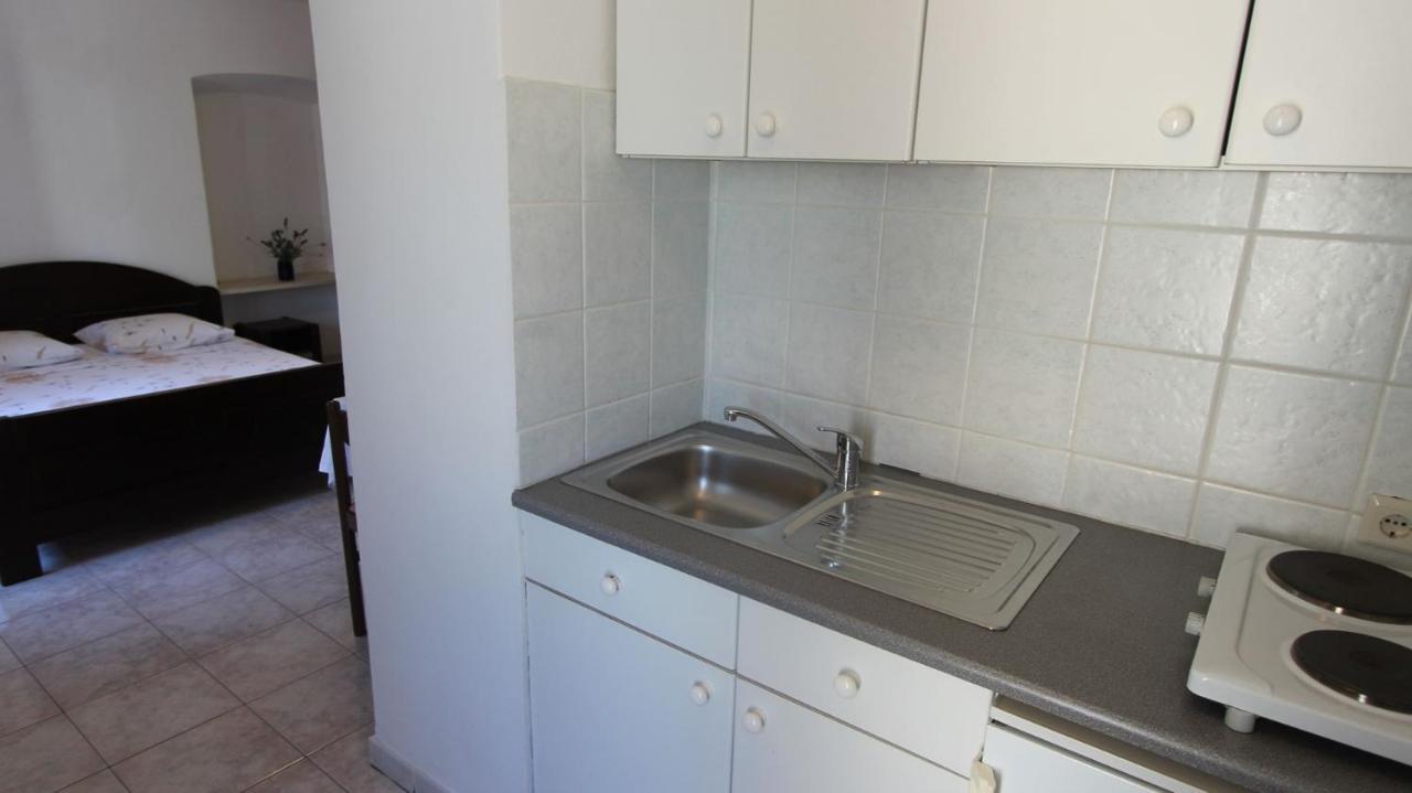 Apartments Eva Malinska Εξωτερικό φωτογραφία