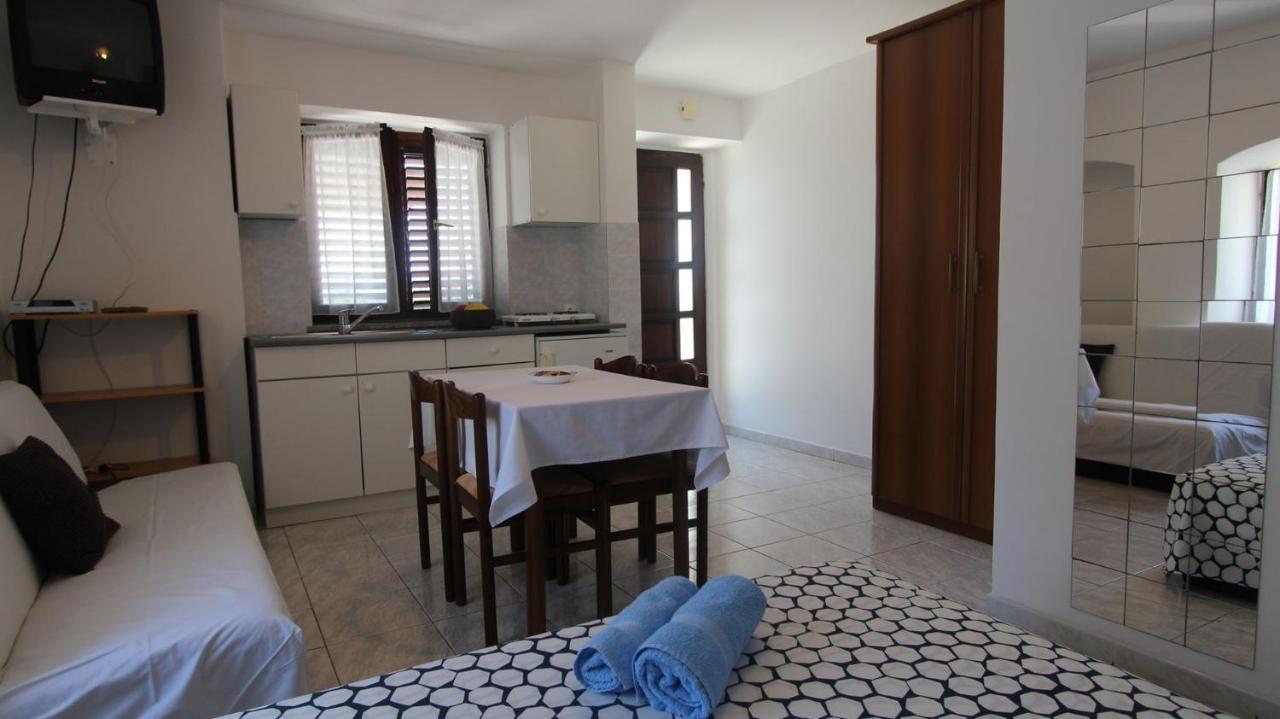Apartments Eva Malinska Εξωτερικό φωτογραφία